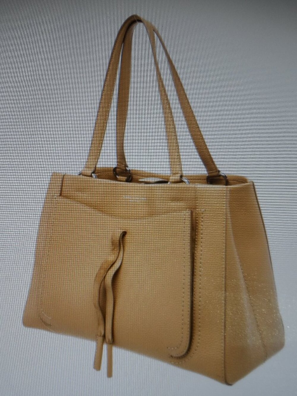 Marc Jacobs Beige Pebbled Leather Shoulder Tote Handbag